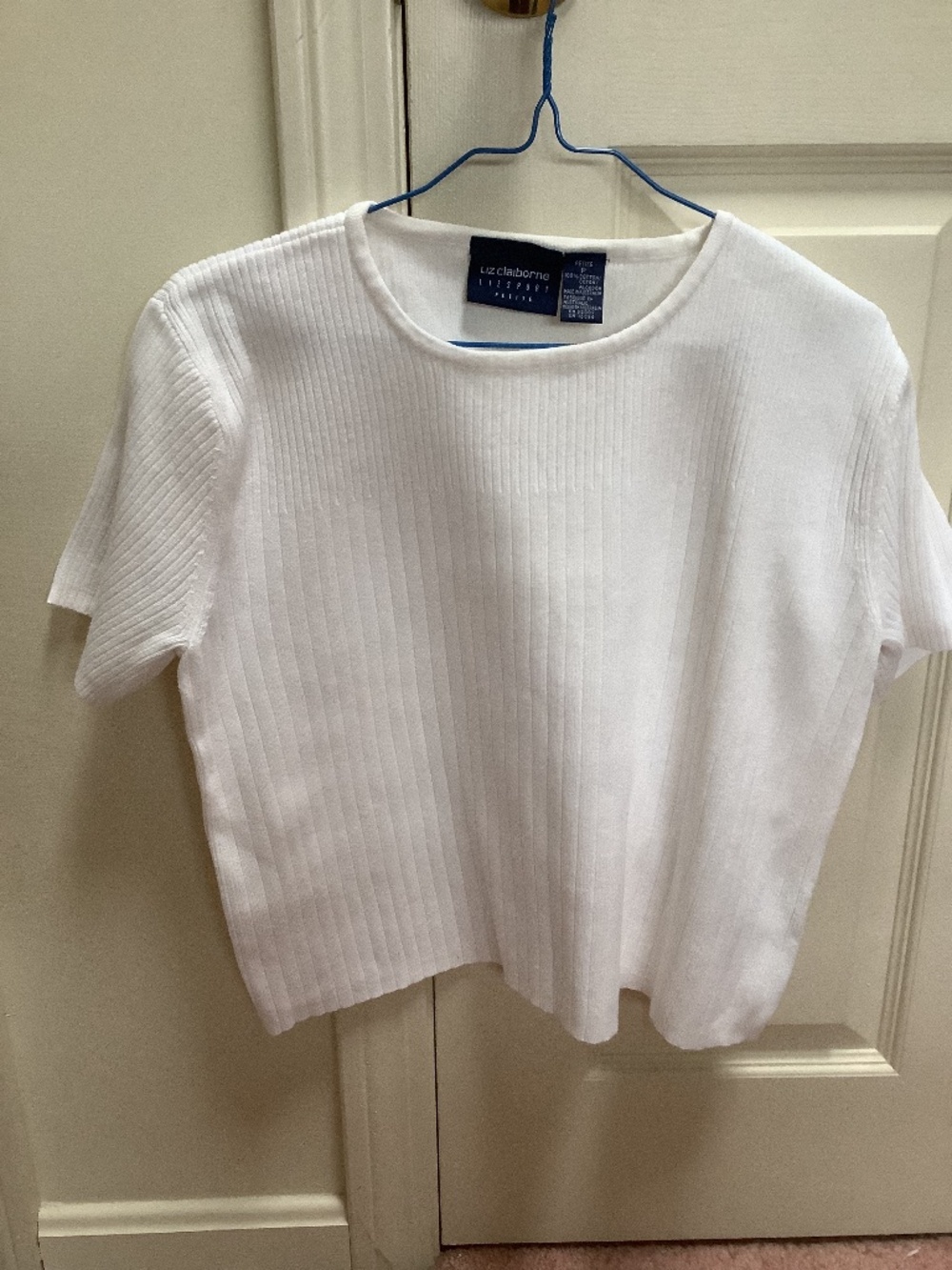 Liz Claiborne off white knit top. Size  P